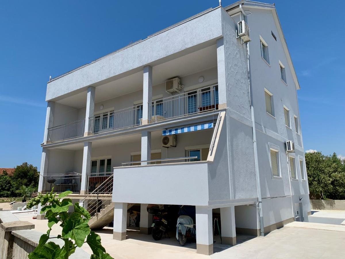 Apartments Janko Pakostane Luaran gambar